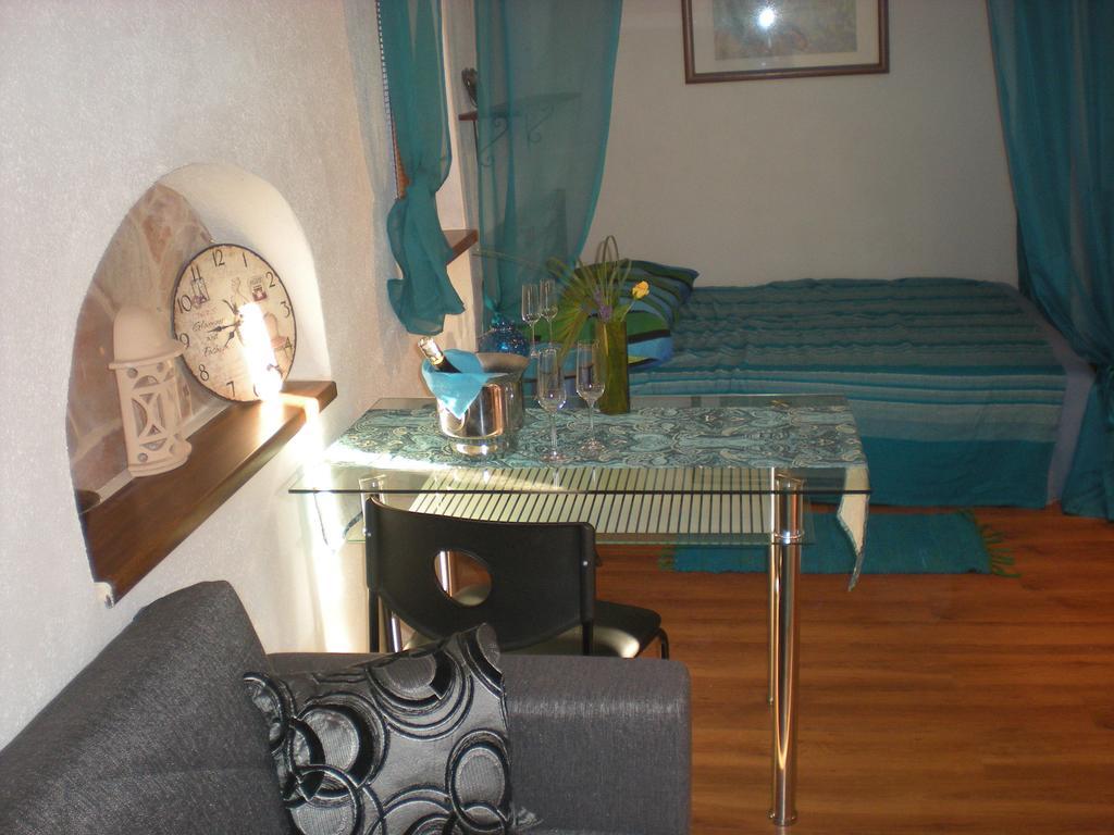 Sophia Cozy Self Catering Apartment Dolni Brezany Exterior foto