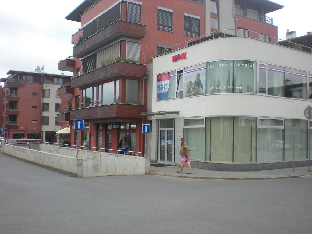 Sophia Cozy Self Catering Apartment Dolni Brezany Exterior foto