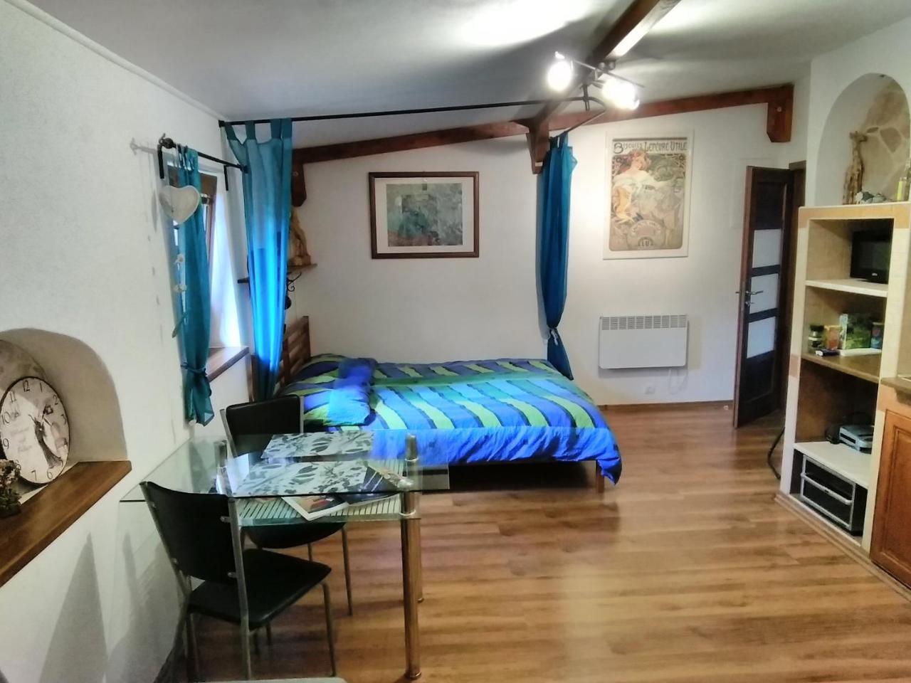 Sophia Cozy Self Catering Apartment Dolni Brezany Exterior foto